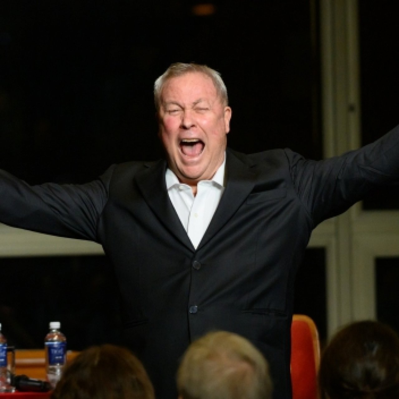 KLAUSIMŲ-ATSAKYMŲ VAKARAS SU „TURANDOT“ REŽISIERIUMI ROBERTU WILSONU!